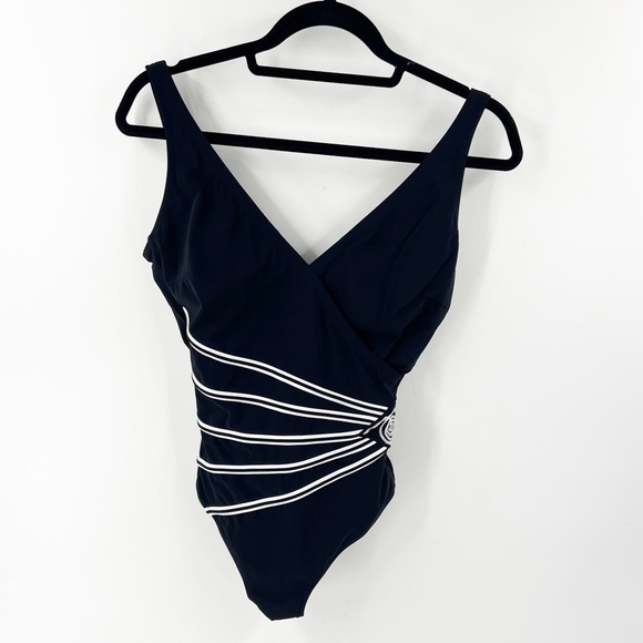 Gottex Other - ✅ GOTTEX BLACK/WHITE ONE PIECE BATHING SUIT SIZE 12 WAIST SLIMMING BUILT IN BRA